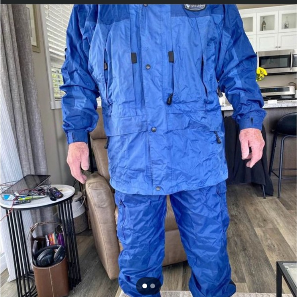 XL Bright Blue Raincoat with Waterproof Fabric and Hood Set